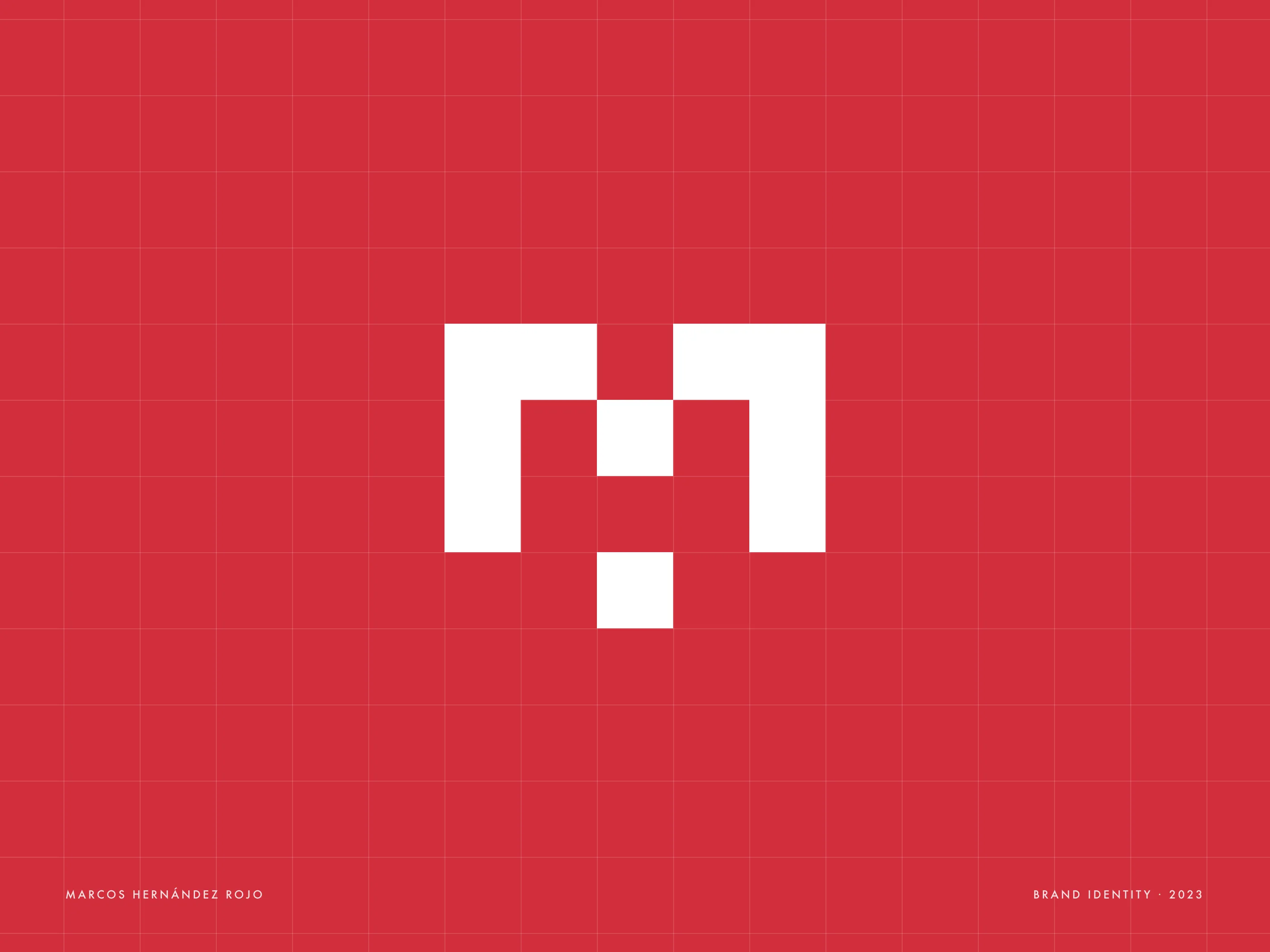 Portada de la identidad de marca de Marcos Hernández Rojo: el monograma de bloques en blanco sobre rojo