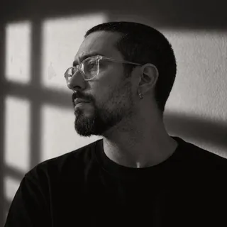 Miguel Recio, diseñador de identidad y web freelance